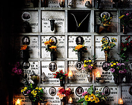 墓碑,花,蜡烛