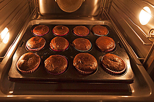 核仁巧克力饼,杯形蛋糕,烤盘,烤炉