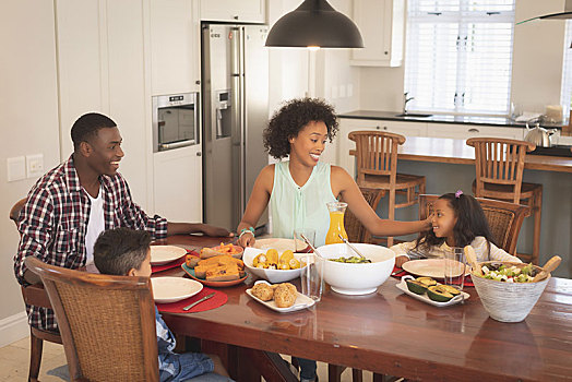 美国黑人,家庭,食物,餐桌