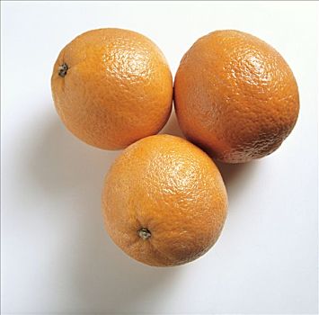 三个,橘子