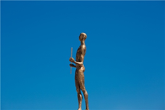 雕塑,青铜,裸露,男人,蓝天,背景