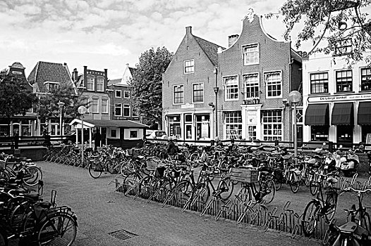荷兰,自行车,停车位,中间,老城,两个人,走,一个,站立,小屋,联结,停车场
