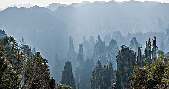 湖南张家界国家森林公园天子山御笔峰群峰