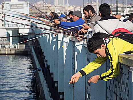 一群人,钓鱼,伊斯坦布尔,土耳其