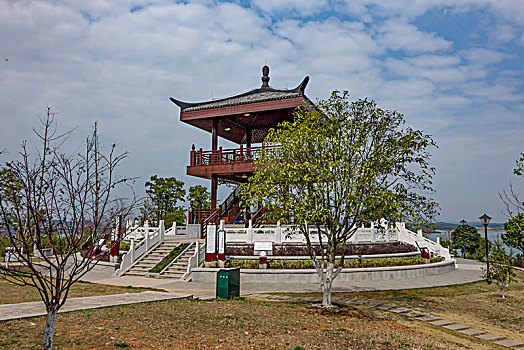 长沙松雅湖湿地观鸟亭