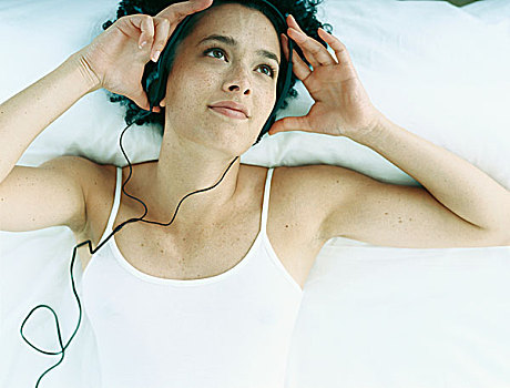 女人,躺,床,耳机,头部