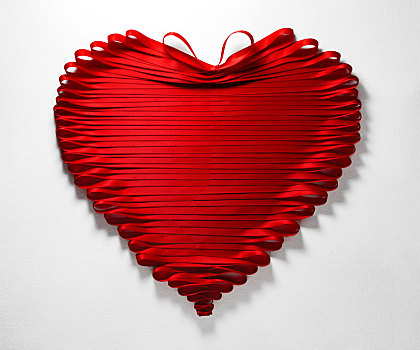 红色带心形,情人节创意