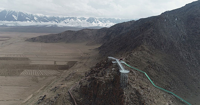新疆巴里坤尖山子7d玻璃栈道