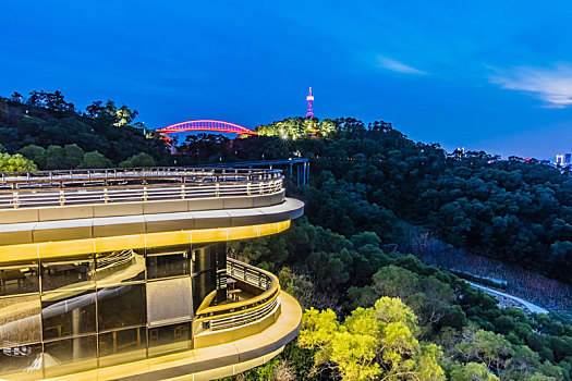 福建省福州市金鸡山夜晚栈道观景建筑环境景观