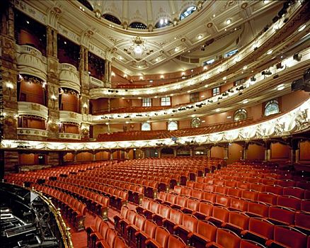 英国国家歌剧院,礼堂