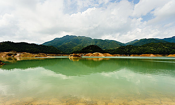 青山绿水,蓝天白云