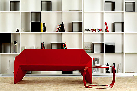 现代,简约,起居室,红色,座椅,靠近,圆形,边桌,正面,大,架子,装饰,书本