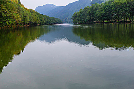 神仙居溪流山水