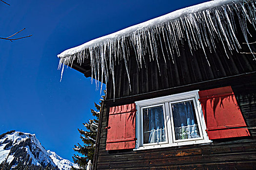 冰柱,阿尔卑斯小屋