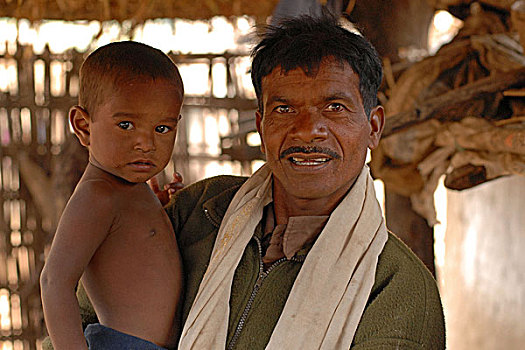 印度,父子,房子,乡村,靠近,马哈拉施特拉邦,看,摄影,父亲,兴奋,儿子,一月,2007年