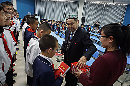 2016感动中国十大人物阿布列林阿布列孜