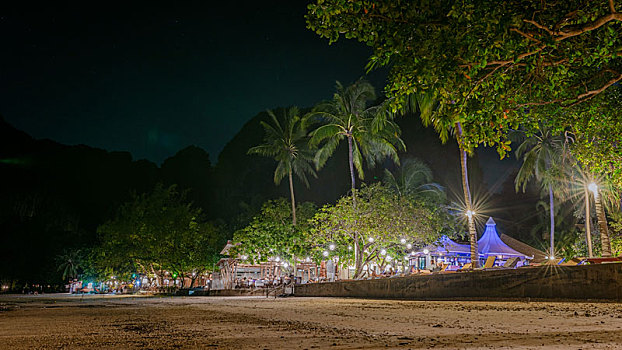 泰国甲米莱利海滩夜景图片