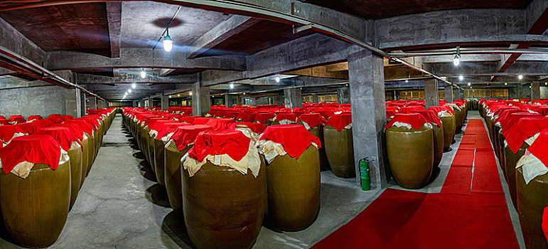 贵州省茅台镇,宋代官窖,酒酒厂藏酒厂房