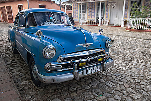 古巴,特立尼达,蓝色,出租车,停放,鹅卵石