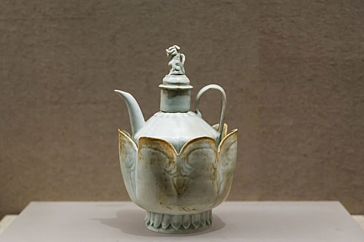 中国安徽博物院馆藏文物北宋景德镇窑影青釉花口瓶