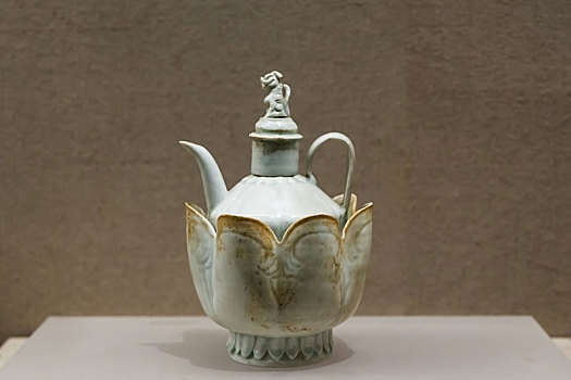 中國安徽博物院館藏文物北宋景德鎮(zhèn)窯影青釉花口瓶