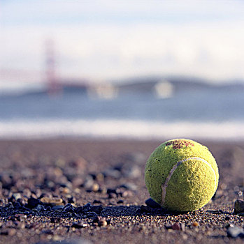 海滩,网球,沙滩,玩具,球,漂流物,冲积,象征,娱乐,活动,球类运动,度假,休闲,留白