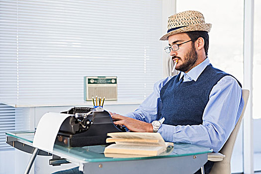 商务人士,工作,打字机,吸烟