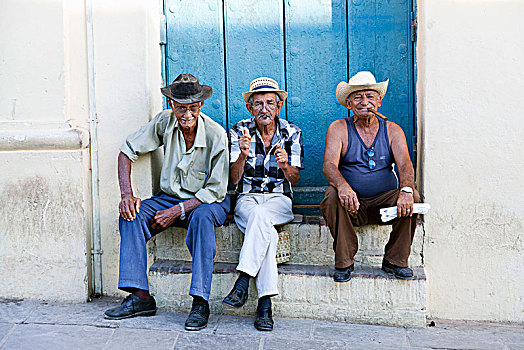 加勒比,古巴,特立尼达,三个,老人,坐,蓝色,门,背景