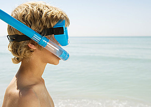 男孩,穿,通气管,潜水面罩,海滩