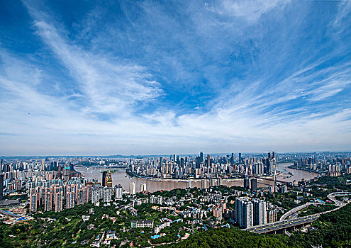 2021年重庆市南岸区南山老君洞道观俯瞰重庆渝中与南岸两区