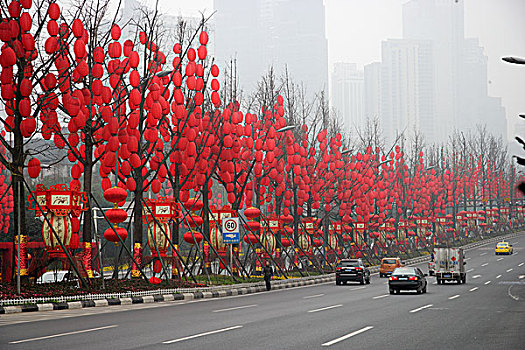 重庆南岸区春节期间街头搭建的花灯一条街