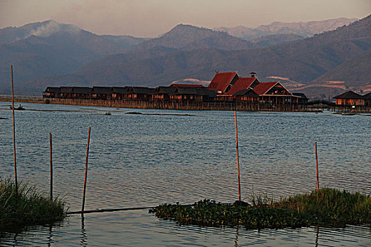 缅甸莱茵湖