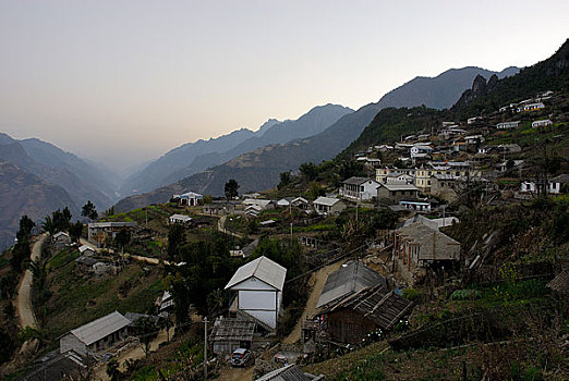 云南怒江峡谷--老母登村