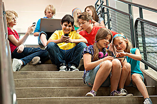 学童,坐,台阶,沟通,电脑