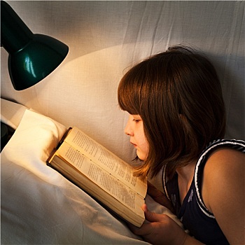 女孩,读,书本,床,夜晚