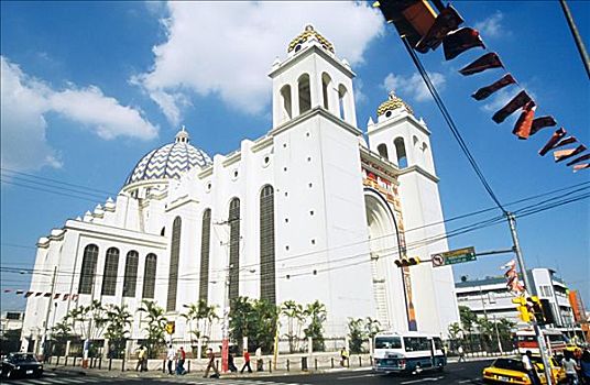 圣萨尔瓦多,城市教堂