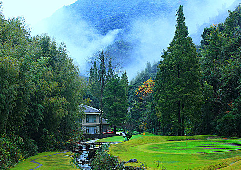 南园温泉山庄,洋房,别墅,草地,楼房