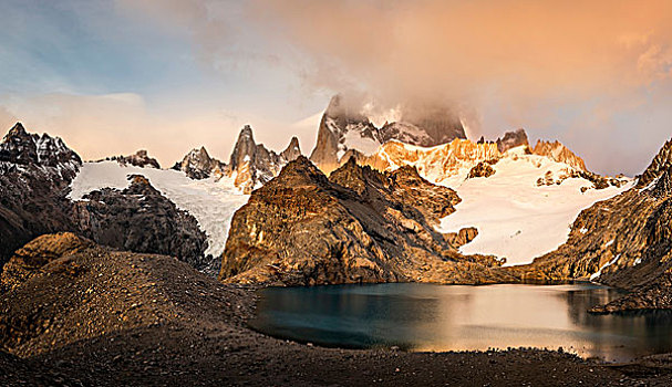 乌云,上方,山脉,泻湖,洛斯格拉希亚雷斯国家公园,巴塔哥尼亚,阿根廷