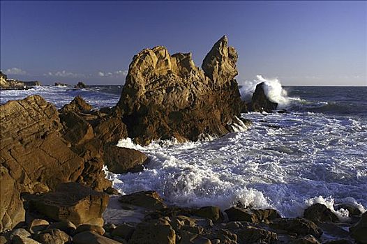 岩石构造,海中,新港海滩,加利福尼亚,美国