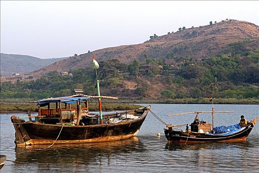 印度,马哈拉施特拉邦,渔船,河