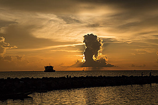 海边夕阳晚霞