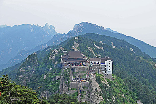 远眺九华山天台