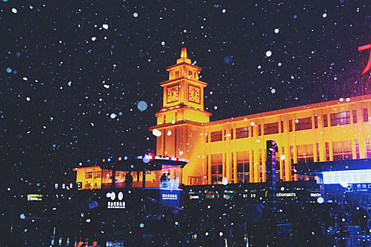 太原火车站雪景