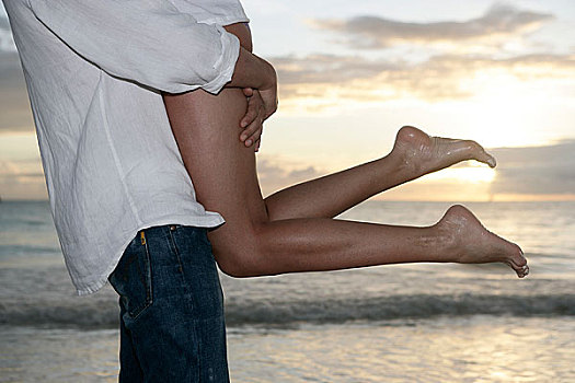 伴侣,搂抱,海滩