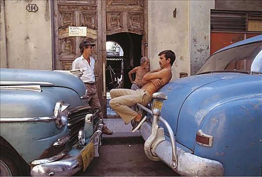 男人,放松,老,哈瓦那,老古董,局部,古巴,中美洲