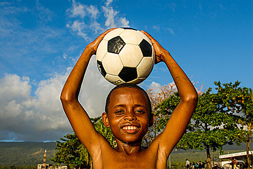 微笑,男孩,拿着,足球,头部,非洲