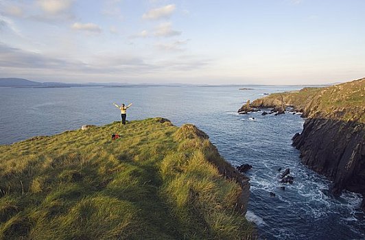 女人,站立,悬崖,凯尔特,海洋,岬角,清晰,岛屿,科克郡,爱尔兰