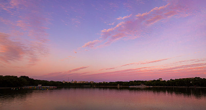 北京玉渊潭落日夕阳