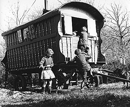 吉普赛,孩子,玩,户外,大篷车,60年代