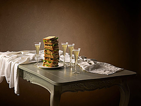 香槟,三明治,桌上